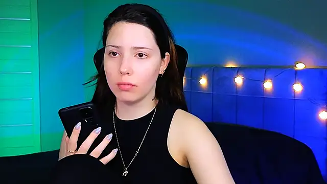 Stacy Gonzales  online show from 21, 2, 2025