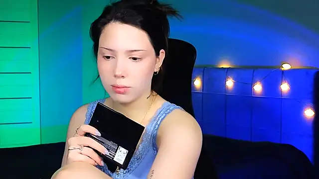 Stacy Gonzales  online show from 27, 2, 2025