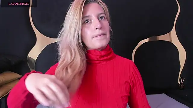 Snapshot of GiaRoussel chatting on 4, 2, 2026 GiaRoussel online show from 4, 2, 2026