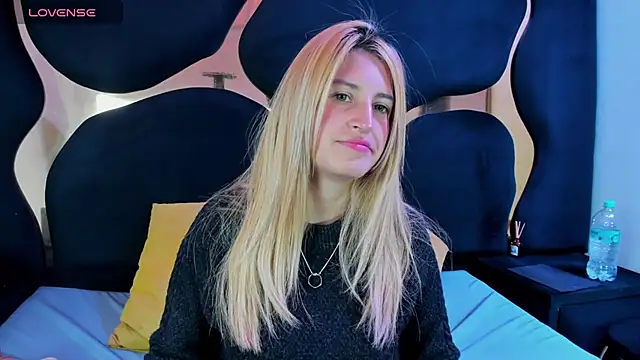 Snapshot of GiaRoussel chatting on 12, 2, 2026 GiaRoussel online show from 12, 2, 2026