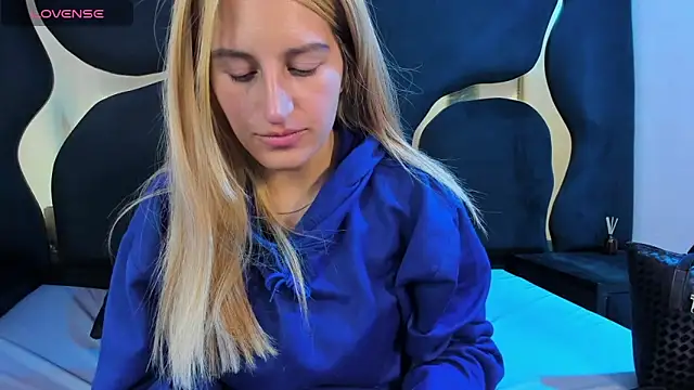 Snapshot of GiaRoussel chatting on 15, 2, 2026 GiaRoussel online show from 15, 2, 2026