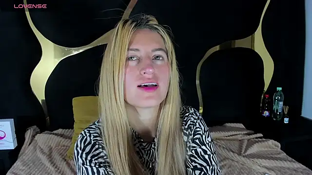 Snapshot of GiaRoussel chatting on 23, 2, 2026 GiaRoussel online show from 23, 2, 2026