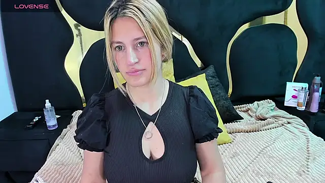 Snapshot of GiaRoussel chatting on 25, 2, 2026 GiaRoussel online show from 25, 2, 2026