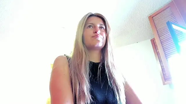 GiaRoussel online show from 24, 3, 2026