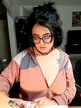 Snapshot of Lin-cute chatting on 4, 3, 2025 Lin-cute online show from 4, 3, 2025