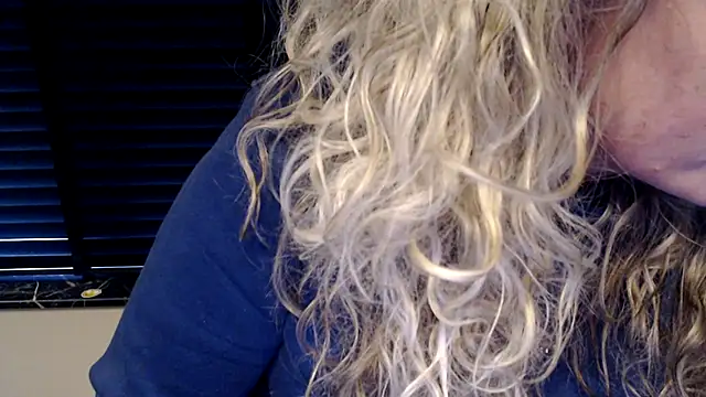 JenniLowen online show from 10, 2, 2025