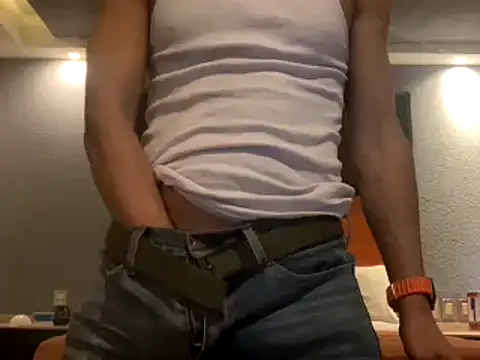 Snapshot of thesummerboy chatting on 5, 3, 2025 thesummerboy online show from 5, 3, 2025