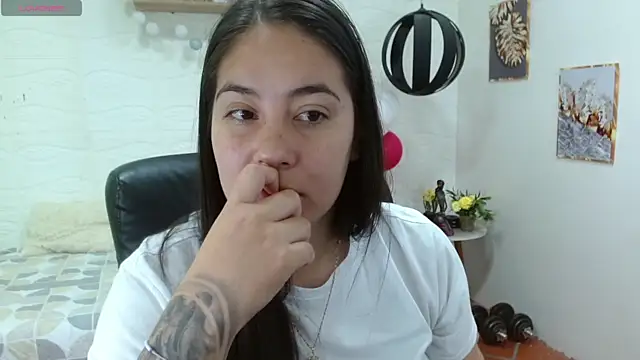 Snapshot of lizzaxs chatting on 25, 2, 2025 lizzaxs online show from 25, 2, 2025