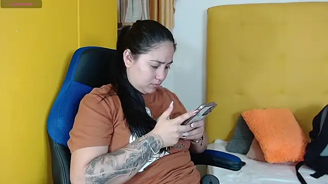 Snapshot of lizzaxs chatting on 4, 3, 2025 lizzaxs online show from 4, 3, 2025