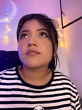 Snapshot of alisson_carolina73 chatting on 21, 11, 2025 alisson carolina73 online show from 21, 11, 2025