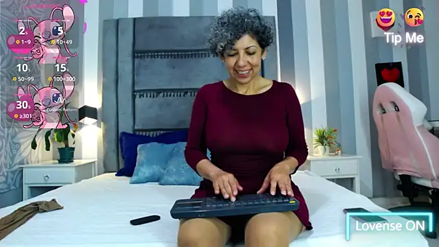 Snapshot of Julianewell chatting on 14, 1, 2025 Julianewell online show from 14, 1, 2025