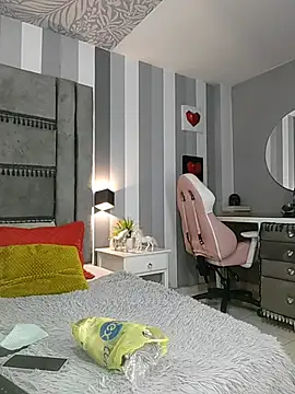 Julianewell online show from 7, 11, 2025