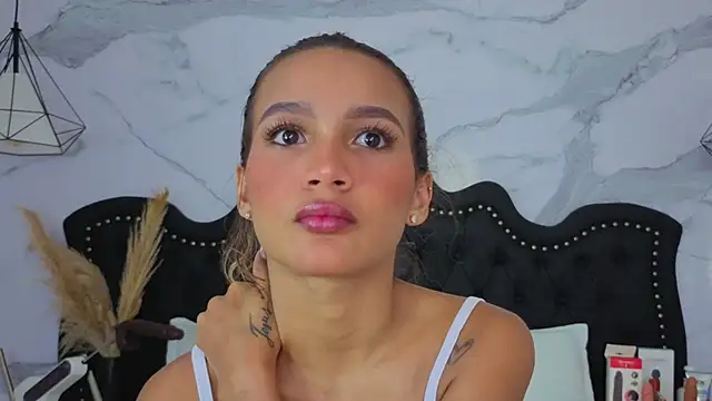 Snapshot of Carohorny4u chatting on 9, 5, 2026 Carohorny4u online show from 9, 5, 2026