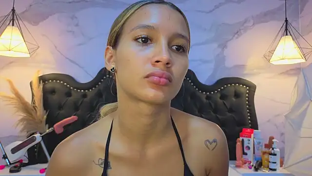 Snapshot of Carohorny4u chatting on 16, 5, 2026 Carohorny4u online show from 16, 5, 2026