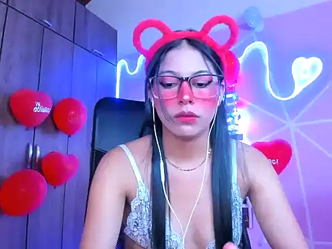 Snapshot of _ALLYSON18_ chatting on 17, 2, 2025 ALLYSON18 online show from 17, 2, 2025