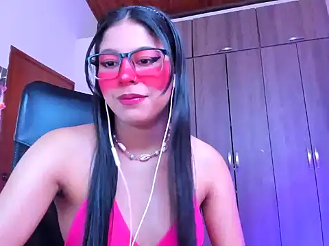 Snapshot of _ALLYSON18_ chatting on 18, 9, 2025 ALLYSON18 online show from 18, 9, 2025