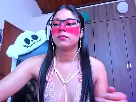 Snapshot of _ALLYSON18_ chatting on 25, 10, 2025 ALLYSON18 online show from 25, 10, 2025