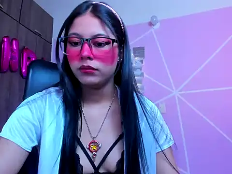 Snapshot of _ALLYSON18_ chatting on 18, 11, 2025 ALLYSON18 online show from 18, 11, 2025