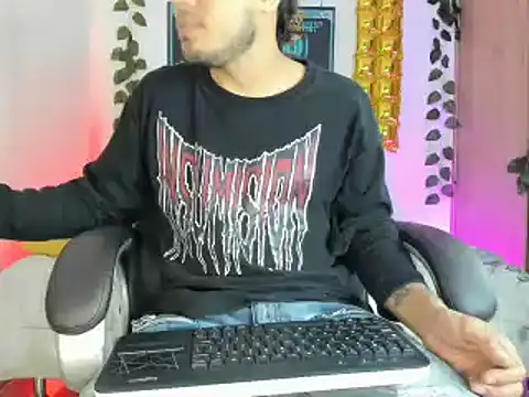 Snapshot of mikee_scooth chatting on 25, 1, 2025 mikee scooth online show from 25, 1, 2025