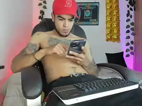 Snapshot of mikee_scooth chatting on 8, 2, 2025 mikee scooth online show from 8, 2, 2025