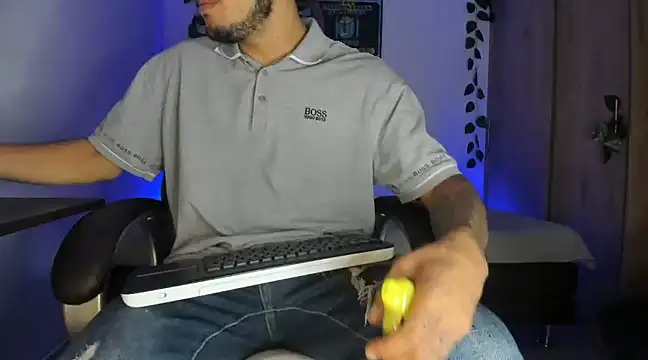 Snapshot of mikee_scooth chatting on 14, 3, 2025 mikee scooth online show from 14, 3, 2025