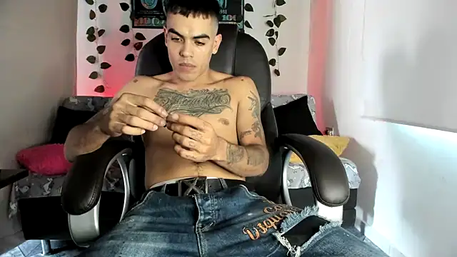 Snapshot of mikee_scooth chatting on 20, 9, 2025 mikee scooth online show from 20, 9, 2025