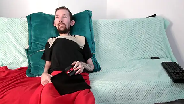 Sophia and Thomas online show from 8, 11, 2025