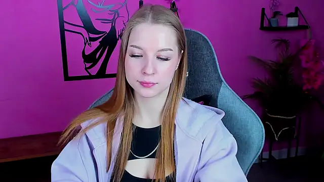 Snapshot of CuteMousee chatting on 15, 12, 2024 CuteMousee online show from 15, 12, 2024