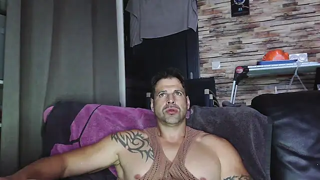 XxBigboybandxX online show from 17, 11, 2025