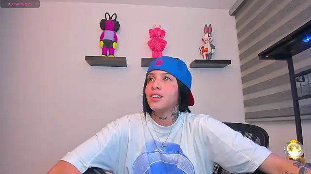 Gangster Girl online show from 7, 2, 2026