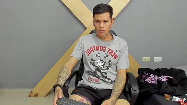 Snapshot of jamesinked_ chatting on 16, 12, 2024 jamesinked online show from 16, 12, 2024