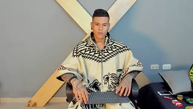 Snapshot of jamesinked_ chatting on 23, 12, 2024 jamesinked online show from 23, 12, 2024