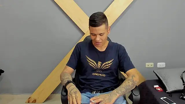 Snapshot of jamesinked_ chatting on 24, 12, 2024 jamesinked online show from 24, 12, 2024