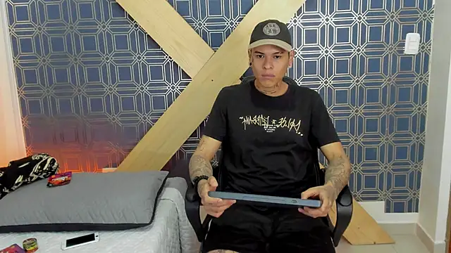 Snapshot of jamesinked_ chatting on 9, 1, 2025 jamesinked online show from 9, 1, 2025