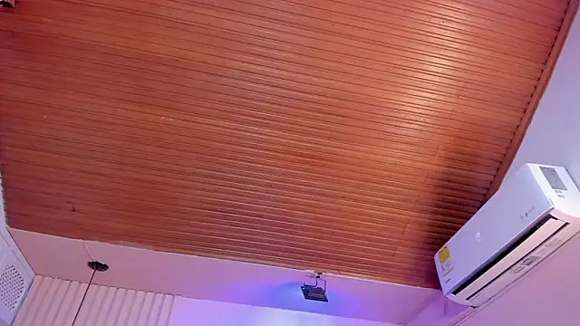 viiolett lee online show from 13, 1, 2025