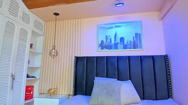 viiolett lee online show from 19, 1, 2025