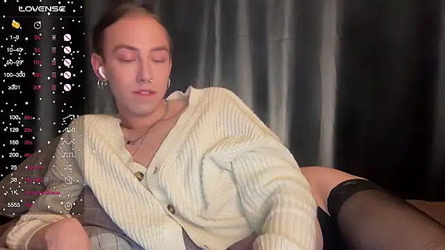 Avril Pearly  online show from 6, 12, 2024