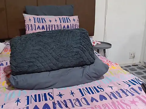 Sweet nicole98 online show from 21, 4, 2026