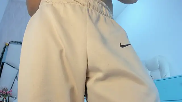 Victoriaa millers online show from 5, 12, 2025