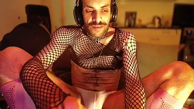 P4RtYBOII92 online show from 23, 9, 2025