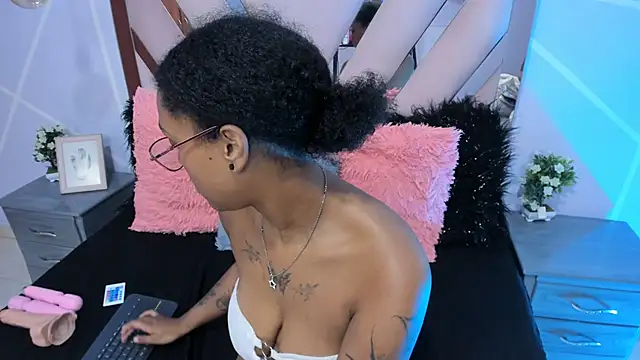 Elith noa online show from 6, 2, 2025