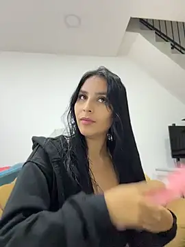  miaquevedo  online show from 13, 4, 2026