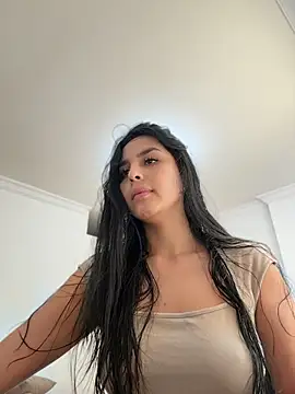  miaquevedo  online show from 15, 4, 2026