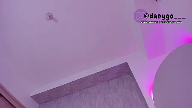 Snapshot of ZarianaEvanz chatting on 3, 3, 2025 ZarianaEvanz online show from 3, 3, 2025