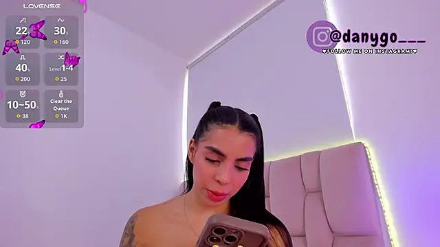 Snapshot of ZarianaEvanz chatting on 11, 9, 2025 ZarianaEvanz online show from 11, 9, 2025