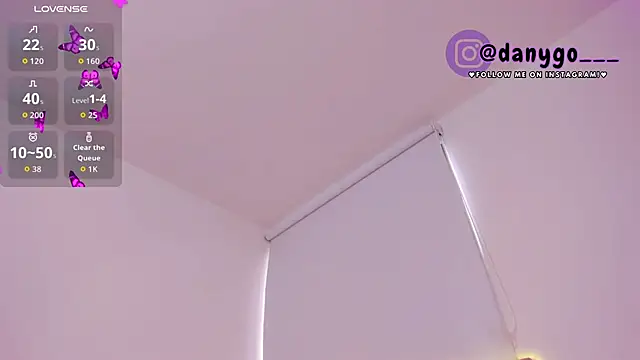 Snapshot of ZarianaEvanz chatting on 3, 10, 2025 ZarianaEvanz online show from 3, 10, 2025