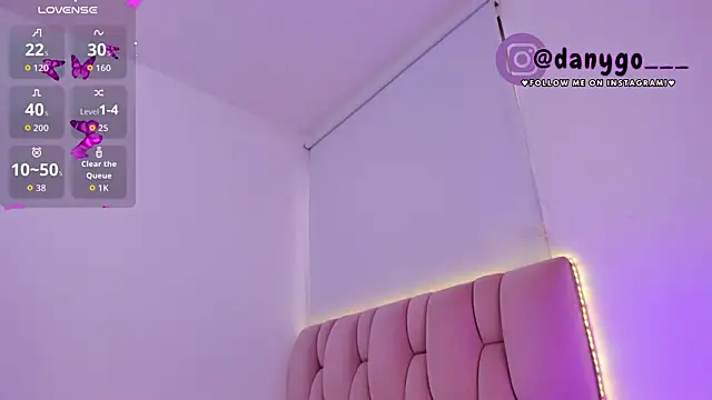 Snapshot of ZarianaEvanz chatting on 17, 10, 2025 ZarianaEvanz online show from 17, 10, 2025