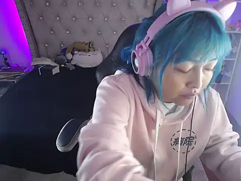 Shaddycute  online show from 15, 2, 2025