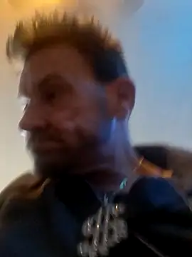 Snapshot of gettinit2wice chatting on 4, 12, 2025 gettinit2wice online show from 4, 12, 2025