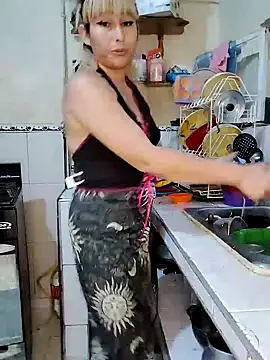 Snapshot of florecita9 chatting on 2, 2, 2025 florecita9 online show from 2, 2, 2025